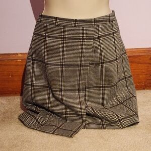 Neutral business skirt